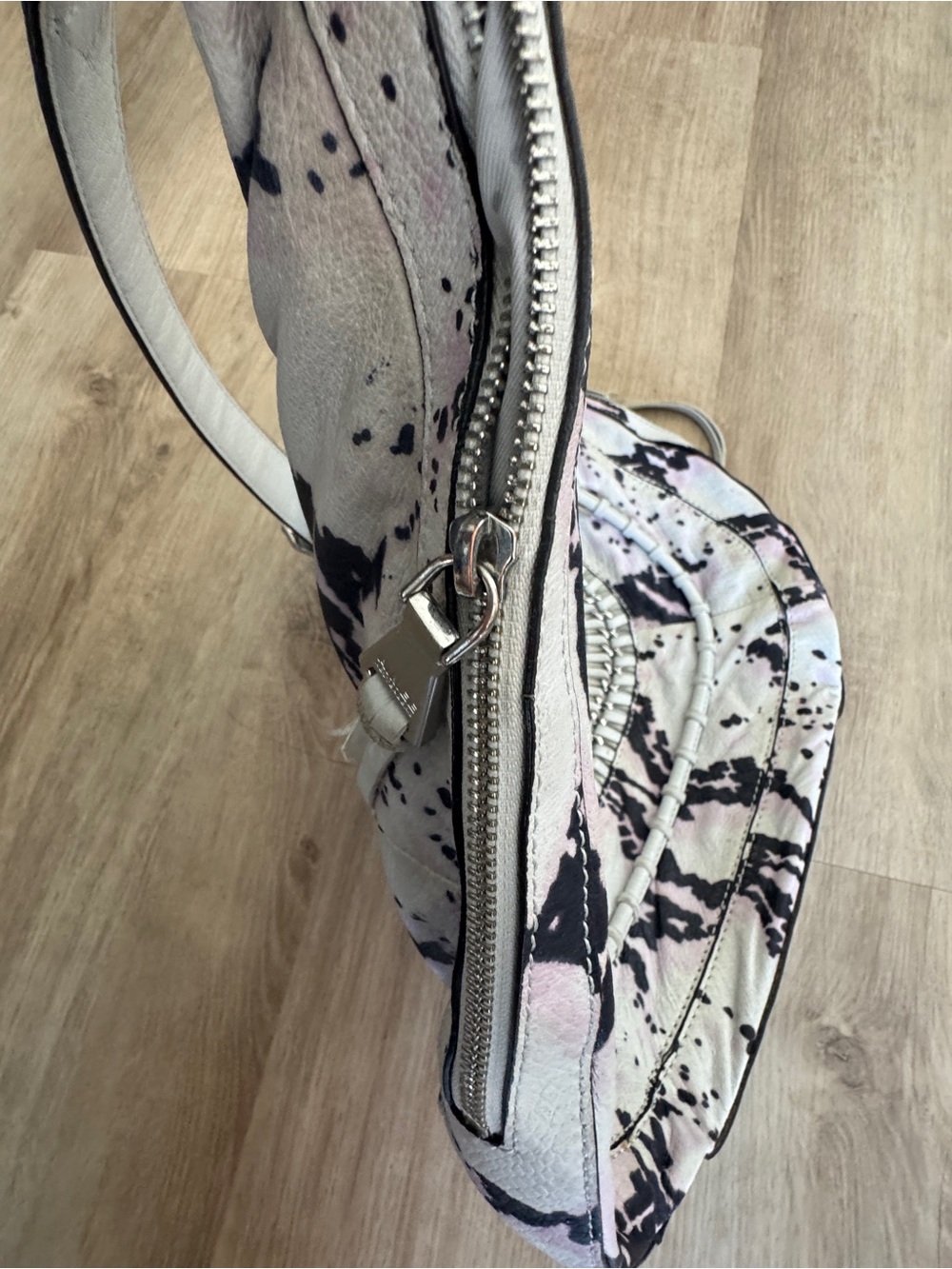 AIMEE KESTENBERG PEBBLE LEATHER HOBO GENNY LAVENDAR SNAKE - Picture 12 of 16